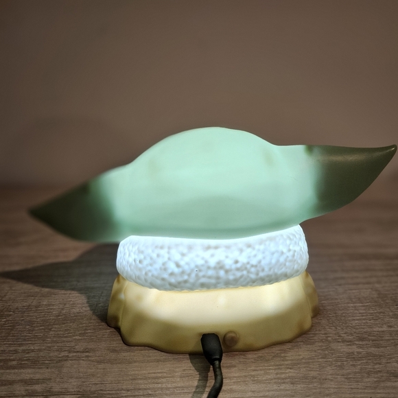 Star Wars Baby Yoda USB Push Button Figurine Collectible Desk Light Lamp - Picture 8 of 9